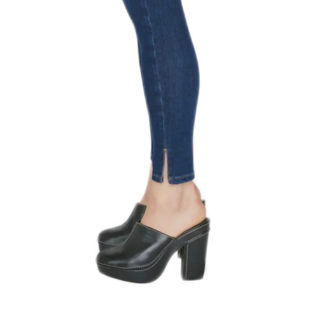 FRAME Le High Skinny Jean with Ankle Slits